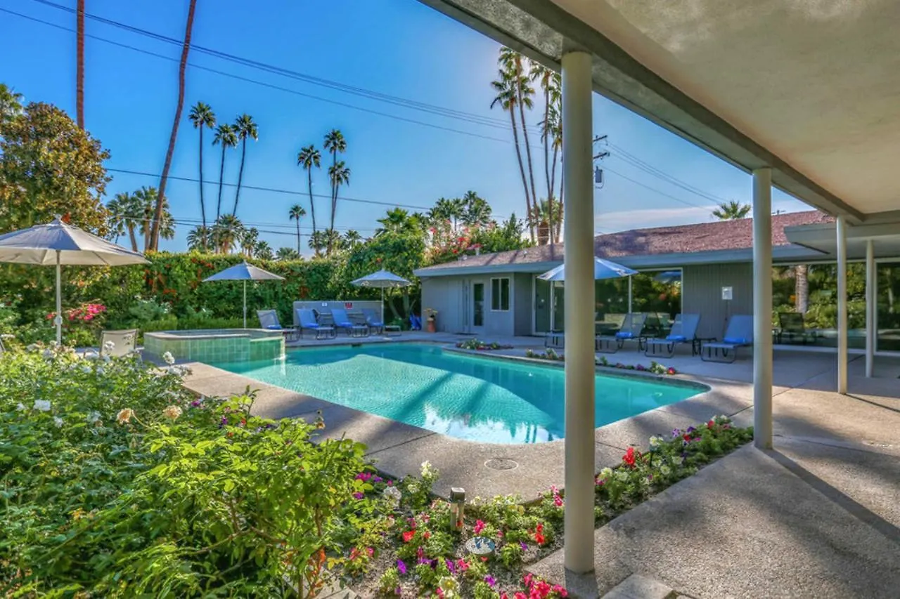 度假居 Palm Springs Perfection Permit# 2243别墅